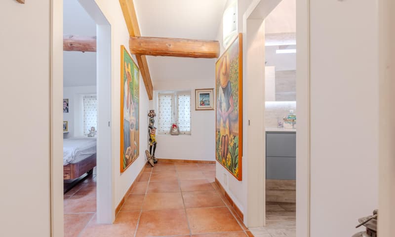 STUPENDA E AMPIA VILLA DI CHARME DI 5.5 LOCALI A MELIDE (10)
