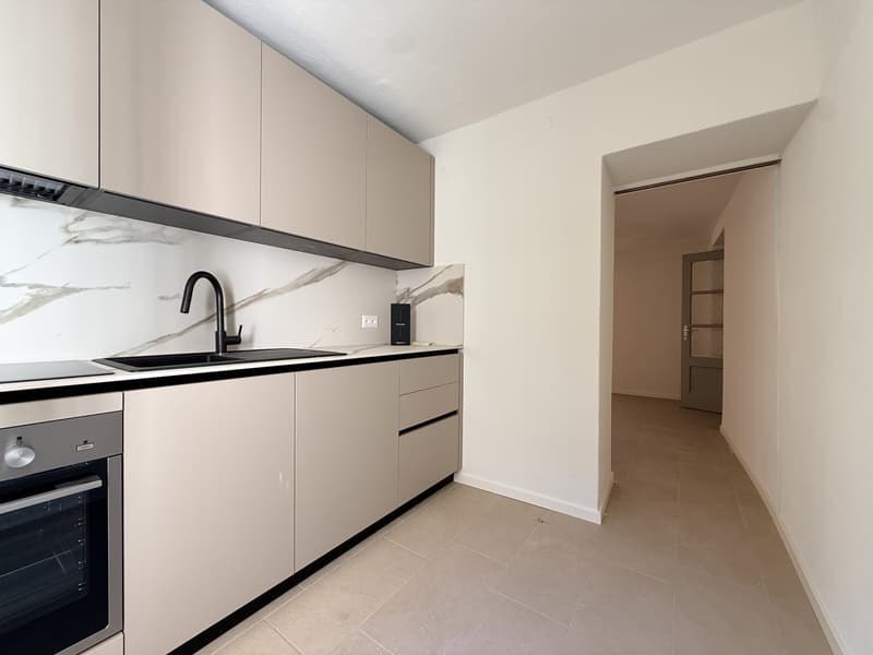 DIMORA DI CHARME CON GIARDINO E GARAGE IN NUCLEO A PUGERNA (5)