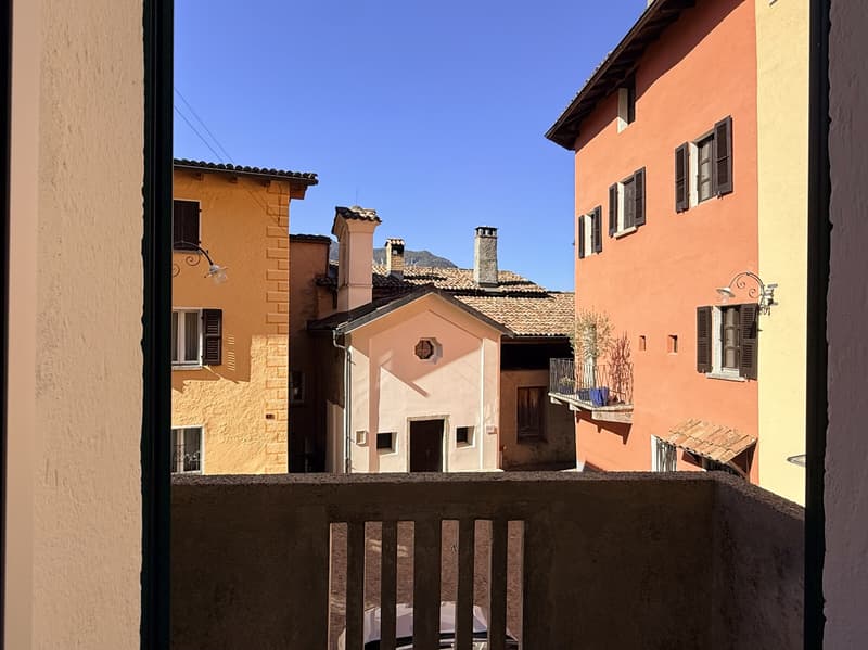 DIMORA DI CHARME CON GIARDINO E GARAGE IN NUCLEO A PUGERNA (8)