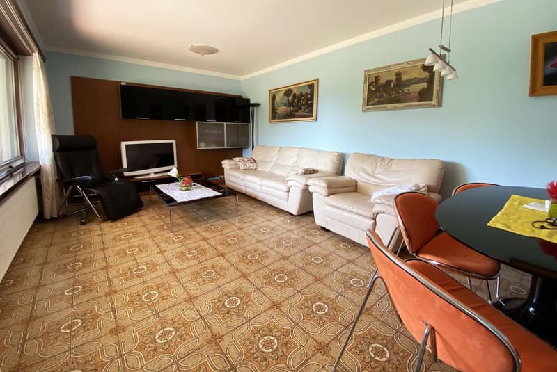 CASA BIFAMILIARE 8.5 LOCALI CON TERRENO EDIFICABILE A LAMONE (8)