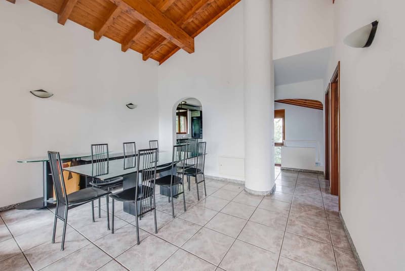 SPLENDIDA VILLA DI 6.5 LOCALI CON GRANDE GIARDINO A BIOGGIO (5)