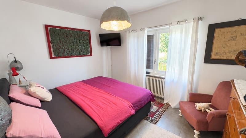 CASA BIFAMILIARE DI 7 LOCALI CON GRANDE GIARDINO A SESSA (4)