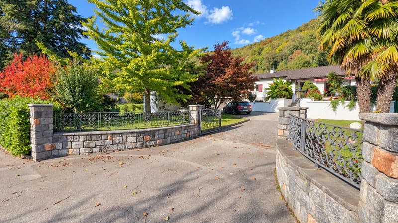 CASA BIFAMILIARE DI 7 LOCALI CON GRANDE GIARDINO A SESSA (8)