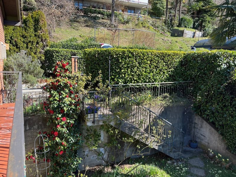Casa unifamiliare con giardino ad Aranno (13)