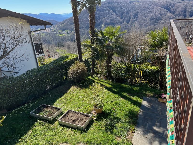 Casa unifamiliare con giardino ad Aranno (12)