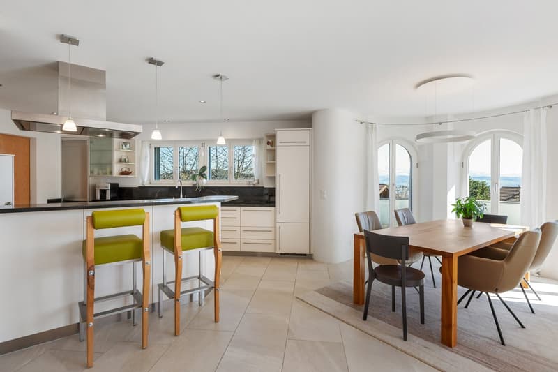 Wonderful spacious country house in a privileged residential area (11)