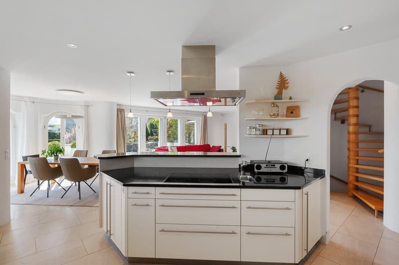 Wonderful spacious country house in a privileged residential area (10)