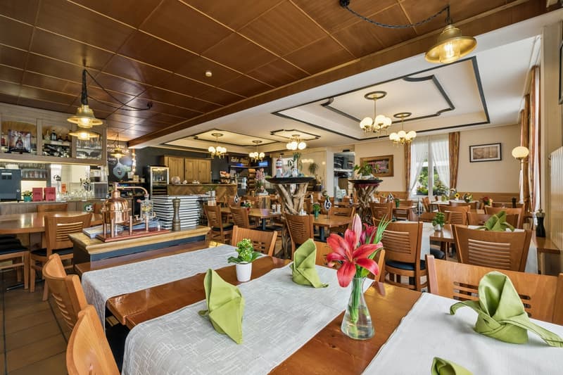 Traditional gastronomy property with living space and great potential (6)