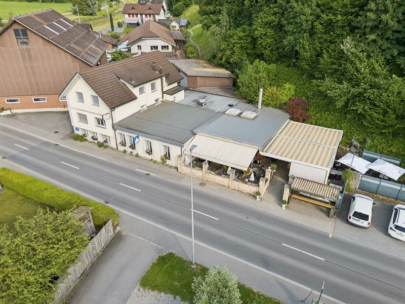 Traditional gastronomy property with living space and great potential (2)