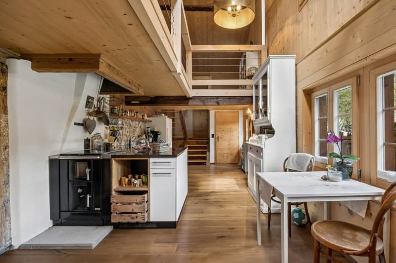Wunderschön kernsaniertes 6 Zimmer Einfamilienhaus mit weitläufigem Garten (9)