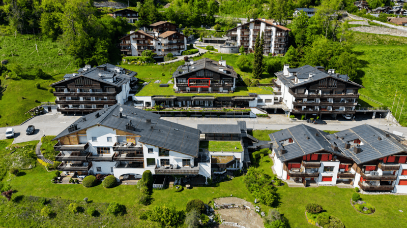 Aussenansicht Häuser A, B und C, mit Situation Wohnung