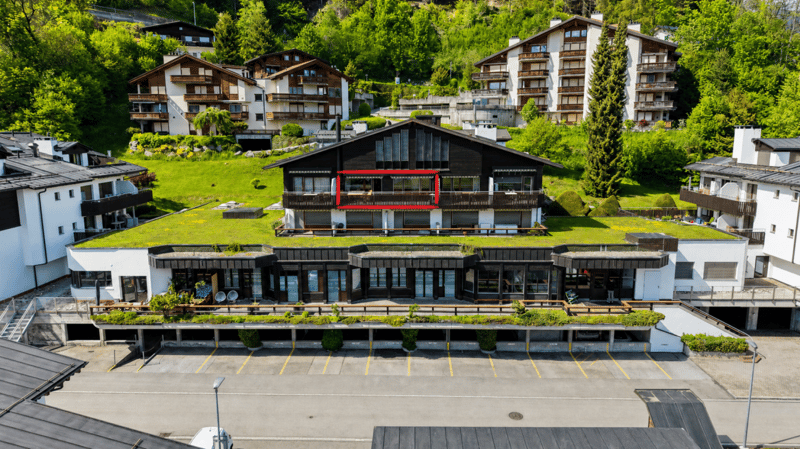 Aussenansicht Haus B, mit Situation Wohnung