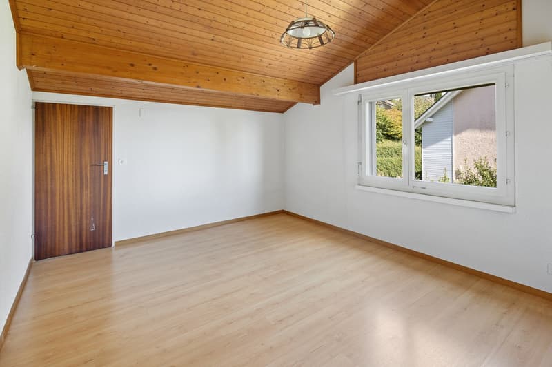 Zimmer mit Zugang Estrich