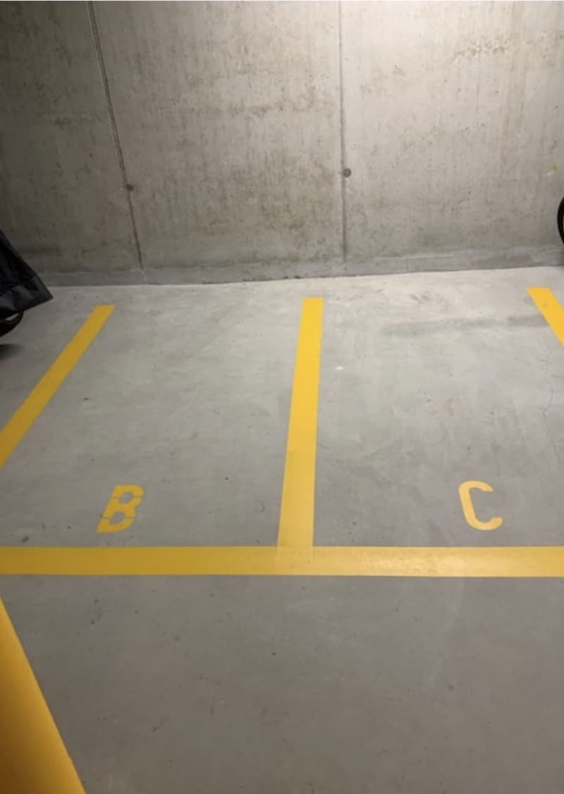 Posto auto per motocicletta (3)