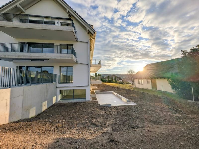 Abitazione familiare con giardino e molto spazio di stoccaggio (10)