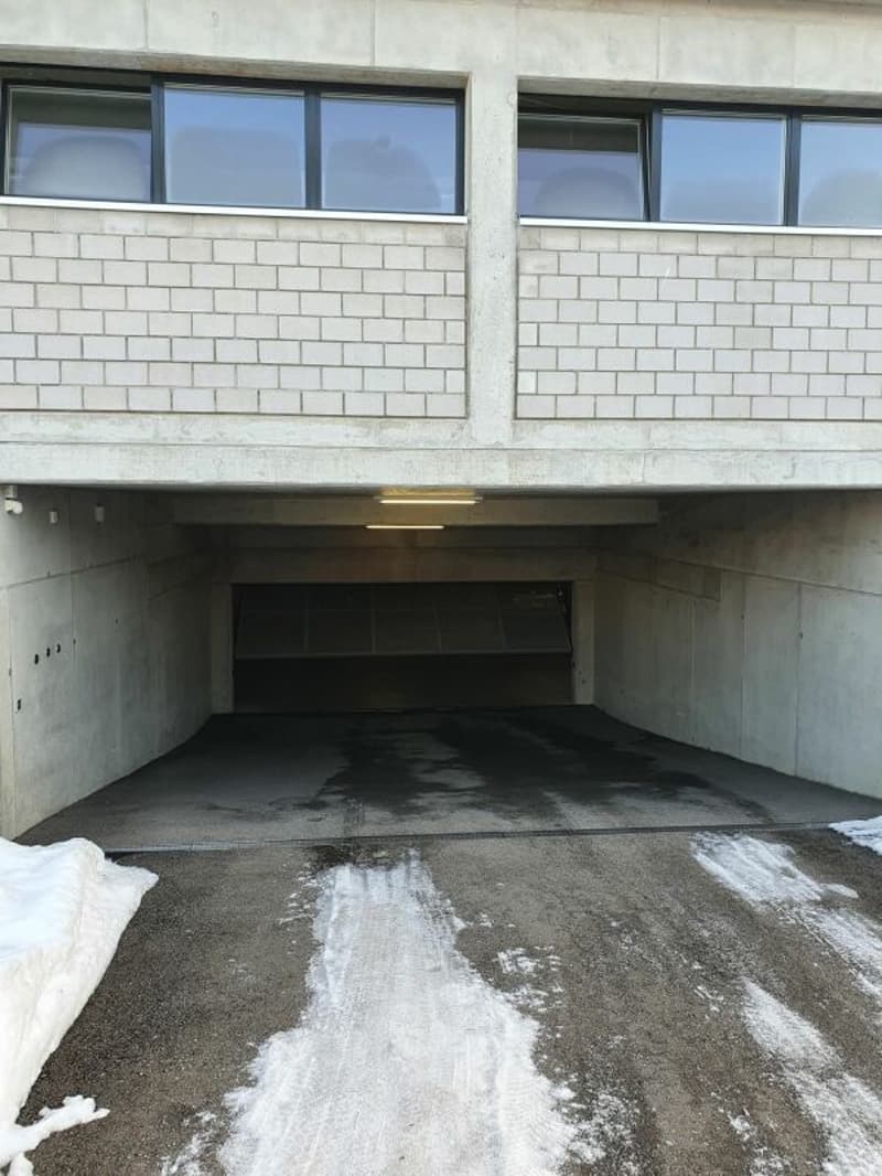 Motorrad Einstellplatz Verkauf (2)