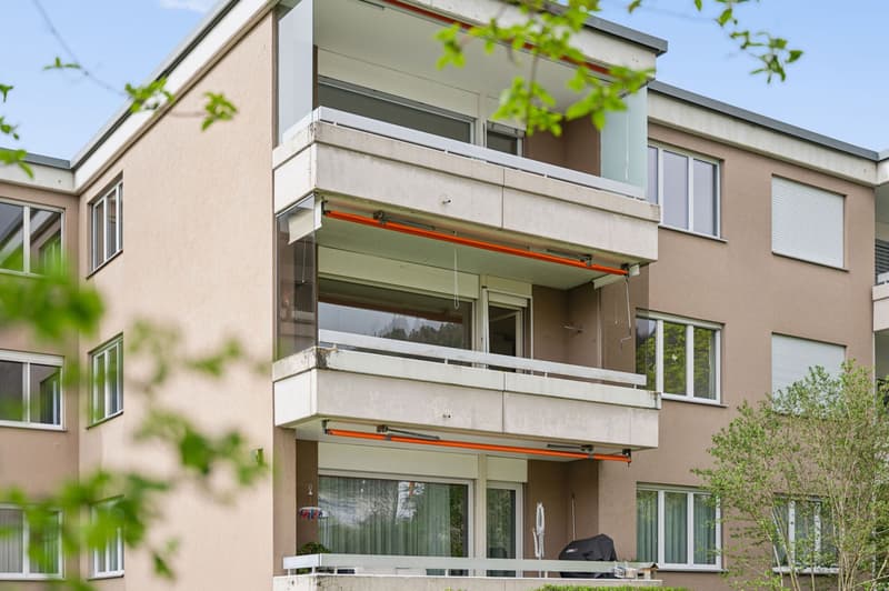 Gestalten Sie Ihr Zuhause: Sonnige 3.5 Zimmer Eigentumswohnung in Bolligen (2)