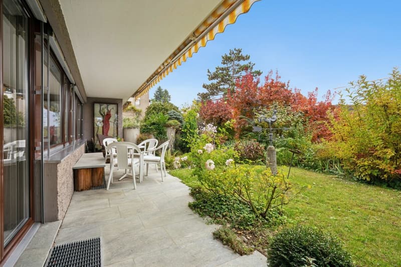 Sitzplatz und Garten