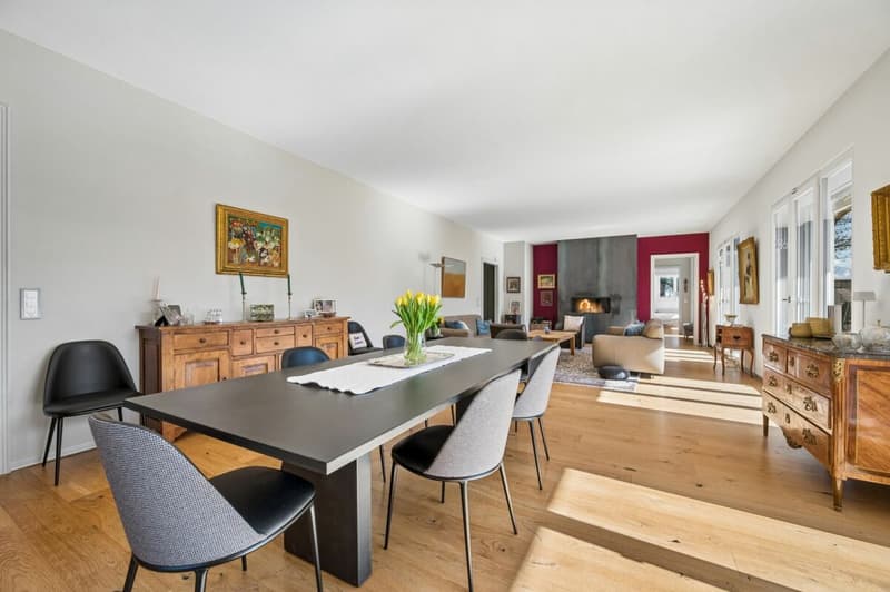 Wohn- und Esszimmer mit Cheminée