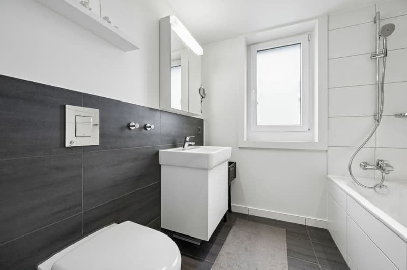 Badezimmer mit Badewanne