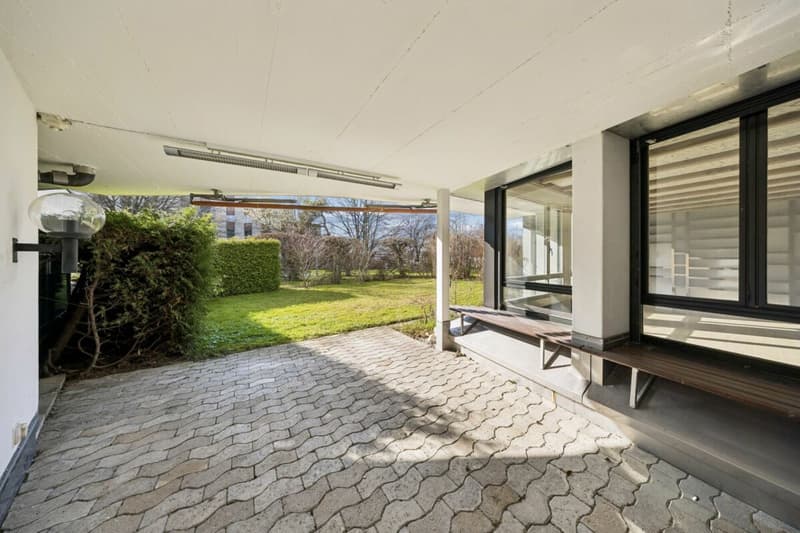 Gedeckter Sitzplatz