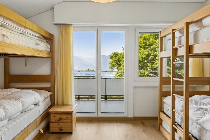 Zimmer mit Balkonzugang
