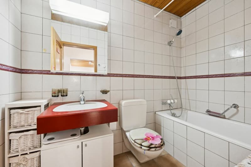 Badezimmer mit Badewanne