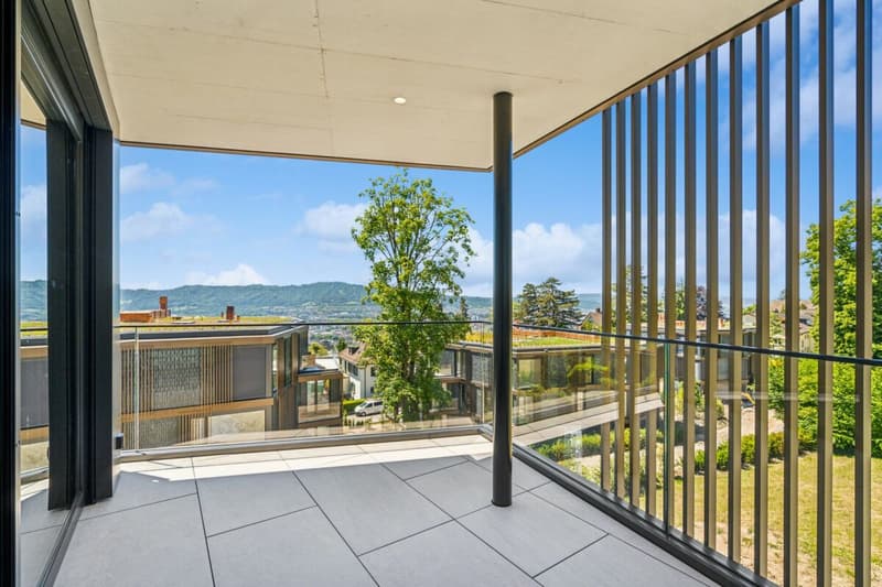 Gedeckter Balkon mit Panorama-Ausblick
