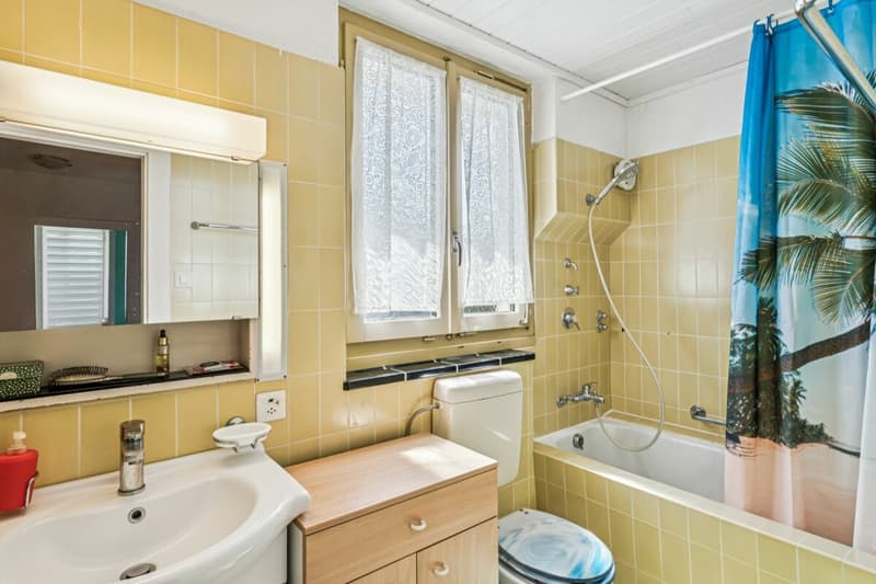 Badezimmer mit Tageslicht