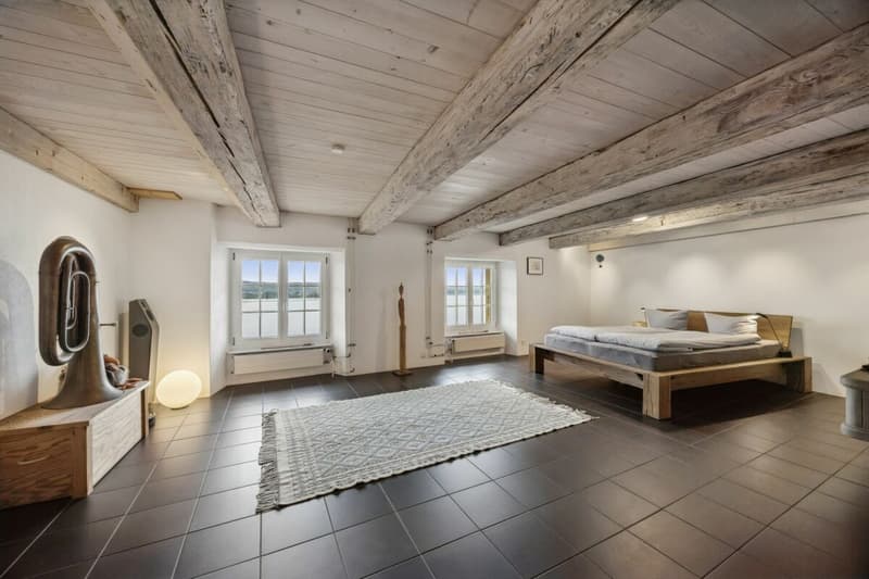 Stilvolles Schlafzimmer mit Loft-Flair