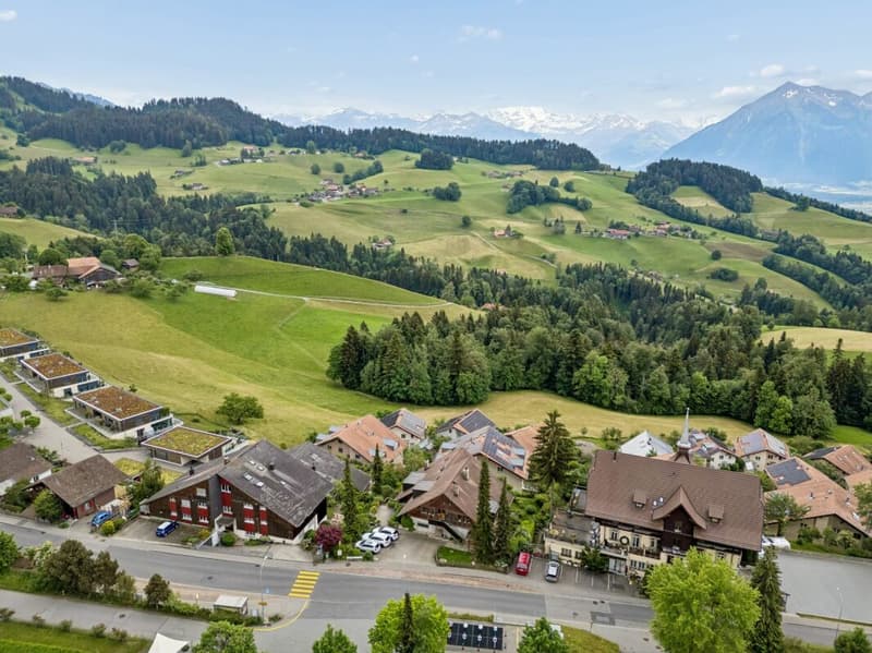 Renovierte Dachwohnung mit Weitblick an bevorzugter Wohnlage in Goldiwil (13)