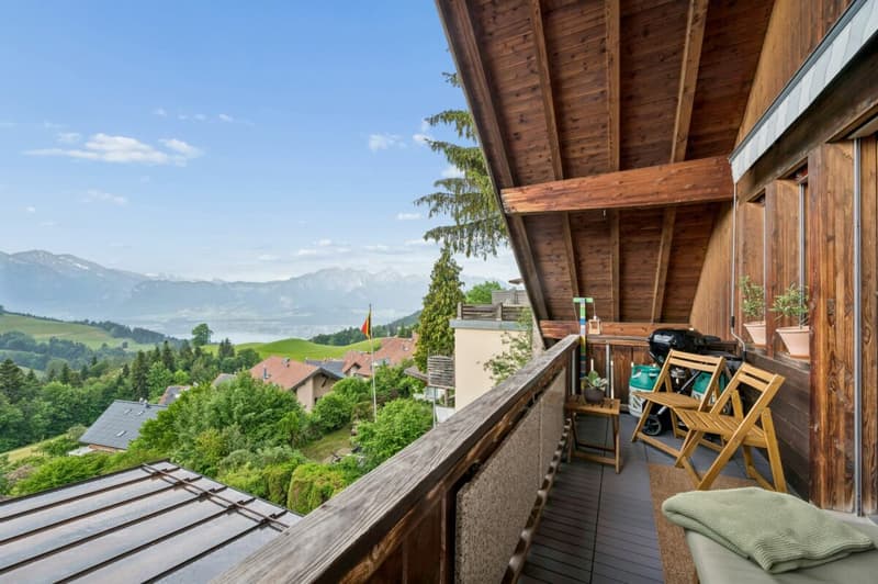 Renovierte Dachwohnung mit Weitblick an bevorzugter Wohnlage in Goldiwil (11)