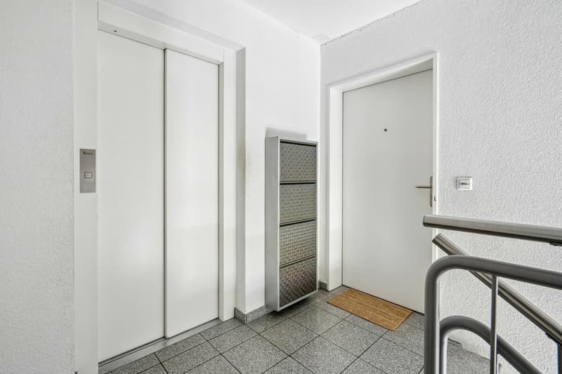 Treppenhaus mit Lift