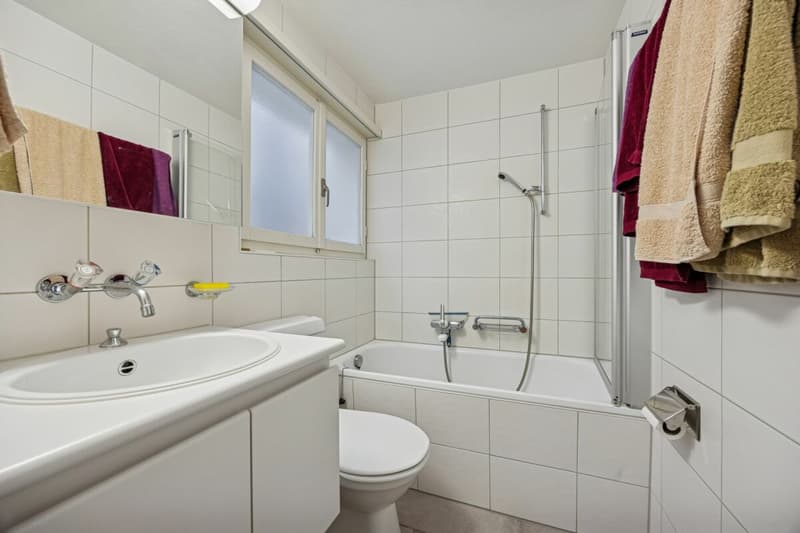 Badezimmer mit Badewanne