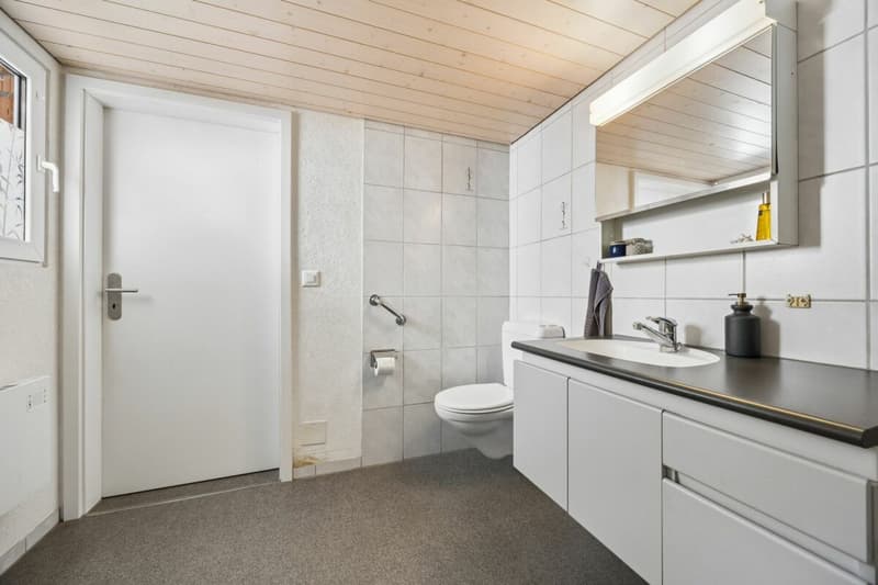 Helles Badezimmer