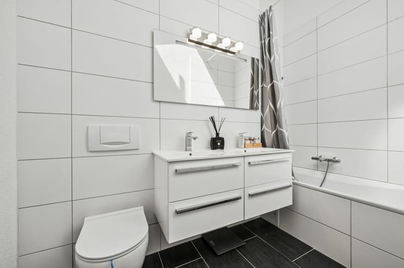 Badezimmer mit Badewanne