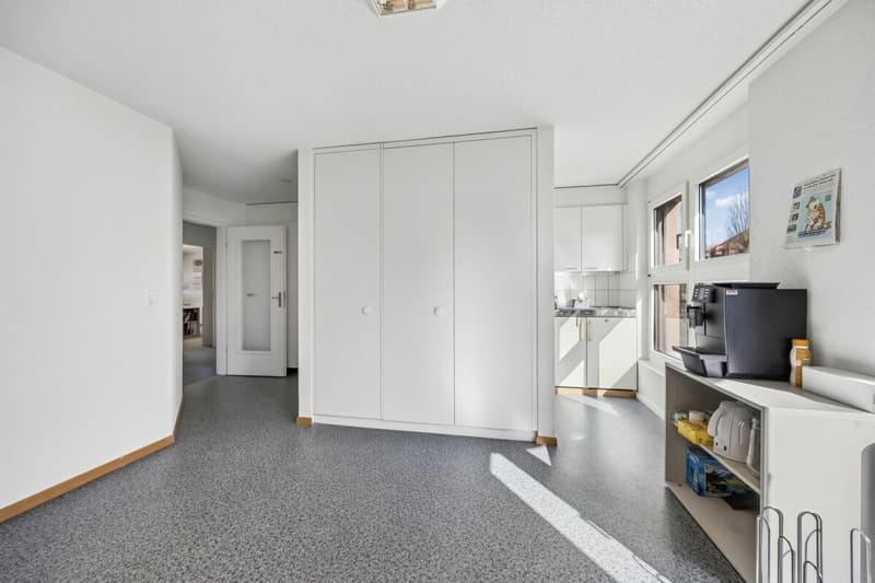 Begegnungsbereich mit Küche im 1. Obergeschoss