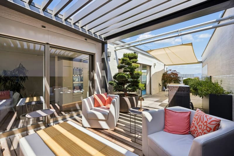 Dachterrasse bei Tag