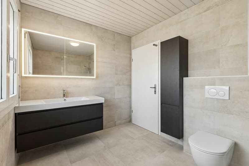 Frisch renoviertes Badezimmer