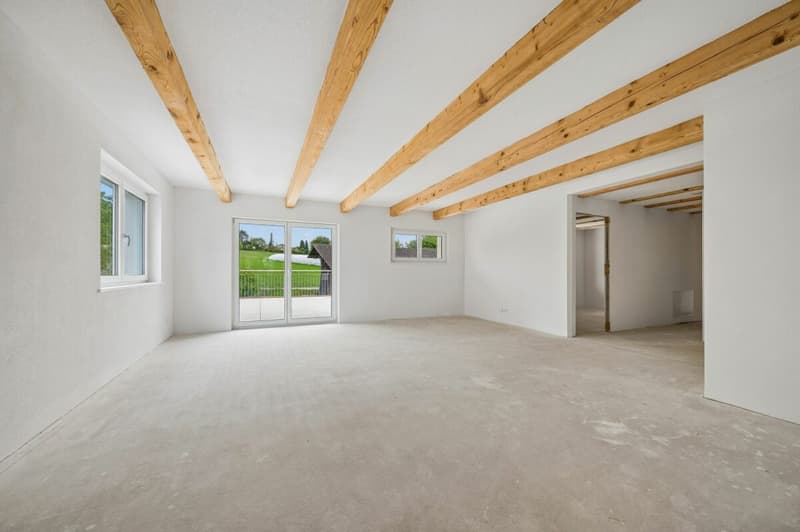 Wohn- und Esszimmer mit Zugang zur Terrasse