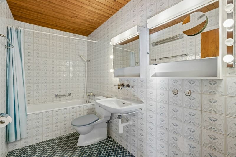 Badezimmer mit Badewanne