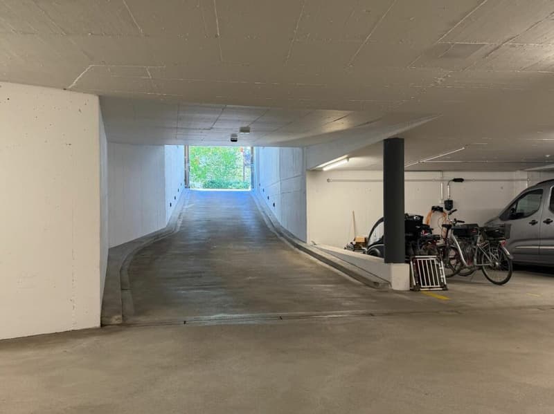Ein- und Ausfahrt Einstellhalle
