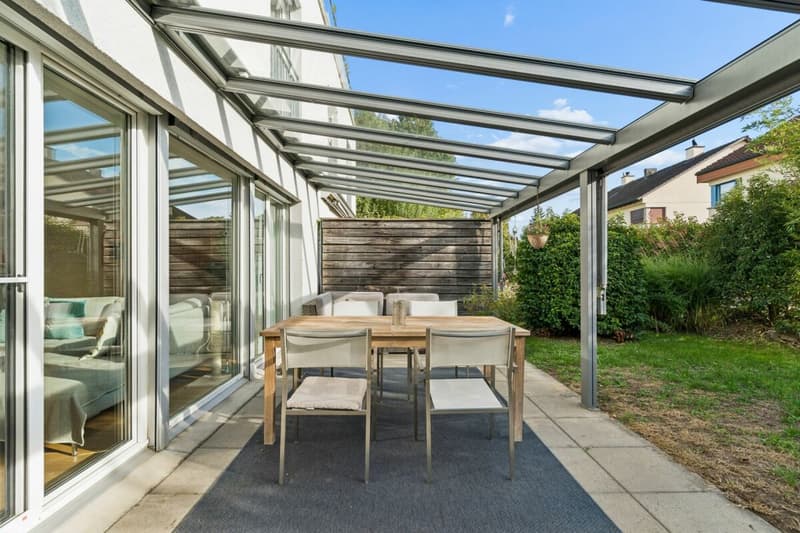 Überdachter Gartensitzplatz