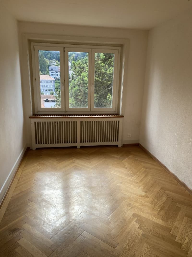 Ampio appartamento di 4 locali con vista a Le Locle (5)