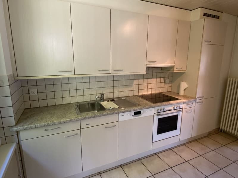 Spacieux appartement de 4 pièces avec vue au Locle (2)