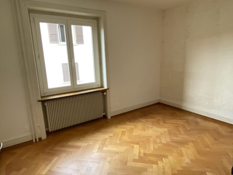 Ampio appartamento di 4 locali con vista a Le Locle (6)
