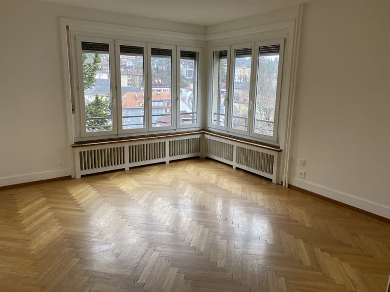 Ampio appartamento di 4 locali con vista a Le Locle (3)