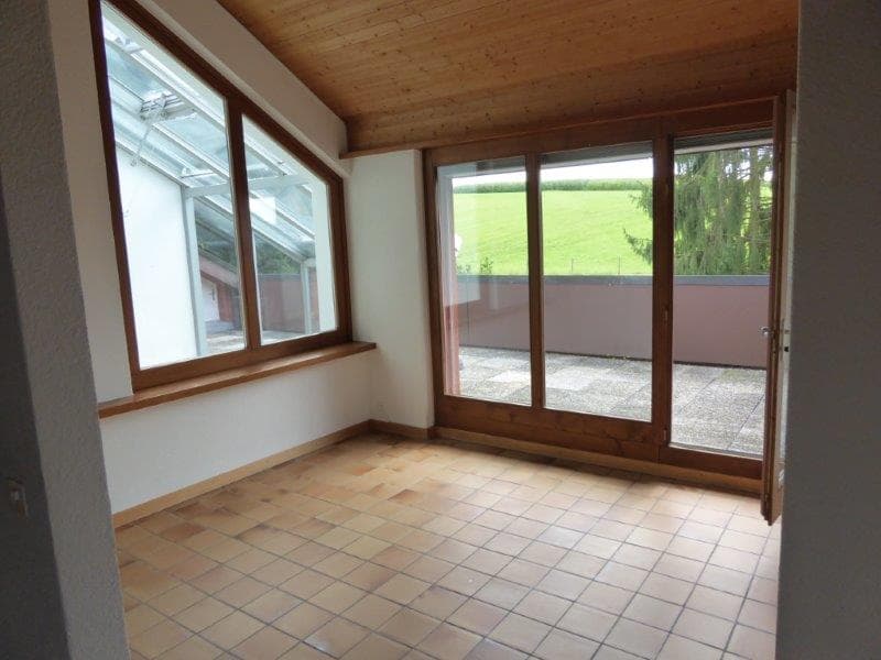 Spacious 5.5-room apartment with balcony and winter garden in Kerzers (6)