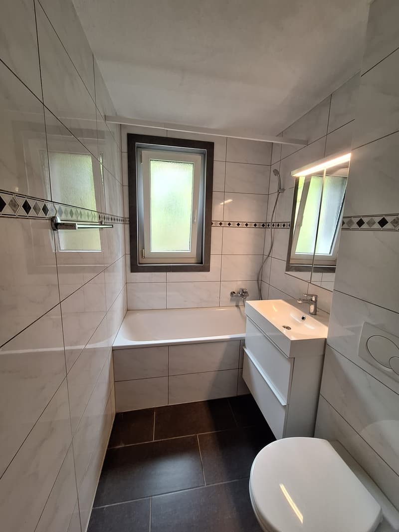 Ampio appartamento di 4.5 locali con balcone a Le Locle (10)