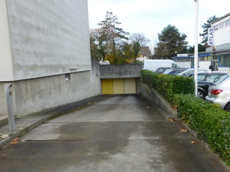 Einstellplatz in guter Lage sehr günstig zu vermieten (2)